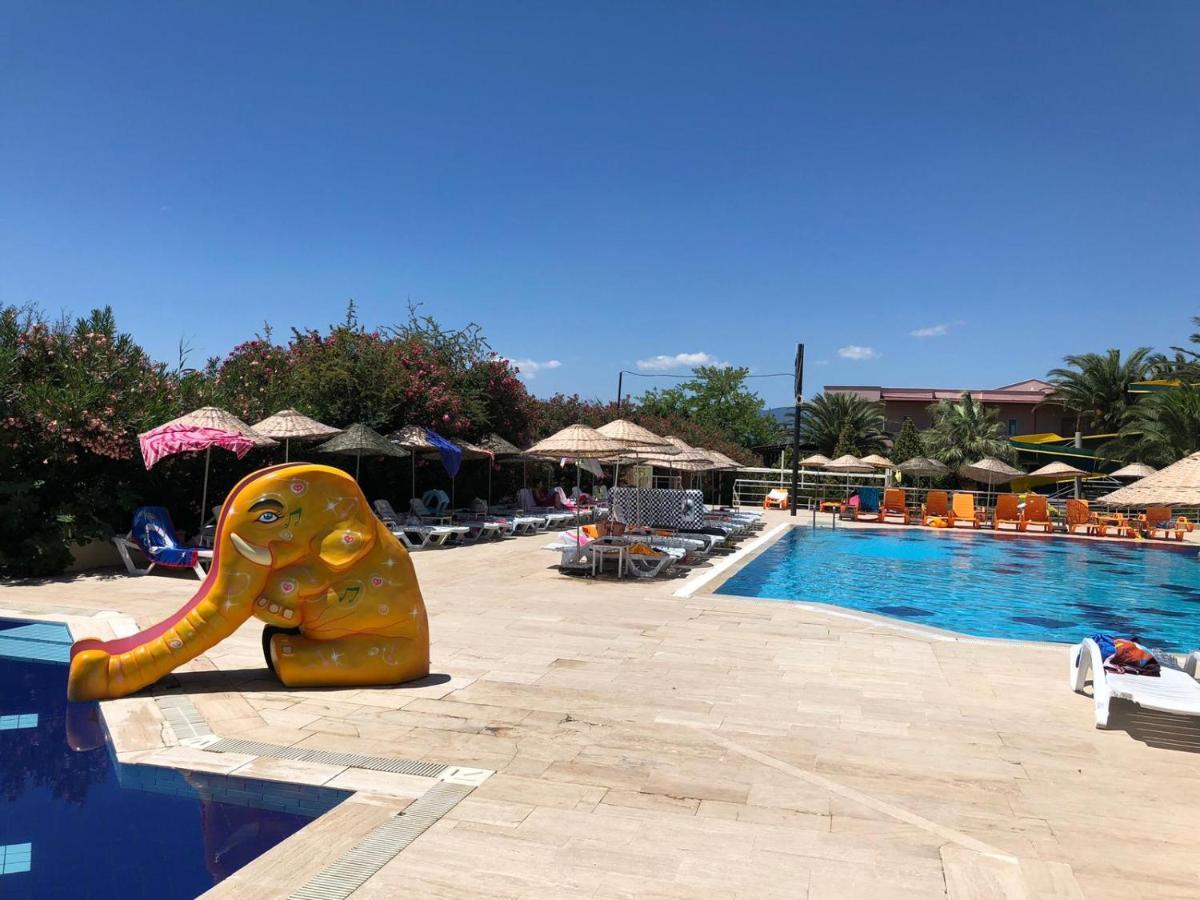 Afytos Oeren Park Mtk Hotel Ngoại thất bức ảnh